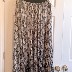 NWT Aryn K pleated maxi skirt